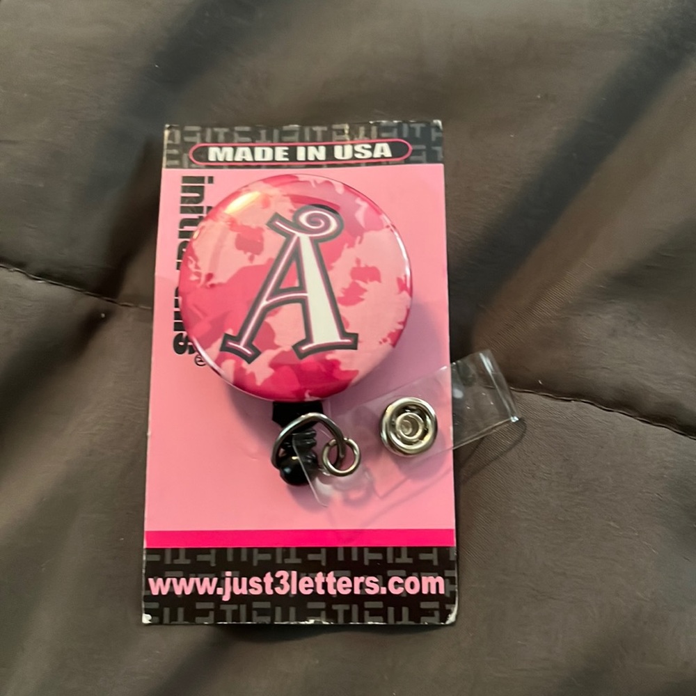 Retractable ID Badge Holder